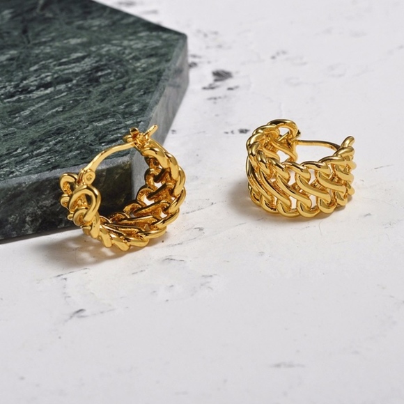 Twisted Hoop Minimalist Woven Chic Gold Earrings - Picture 3 of 9